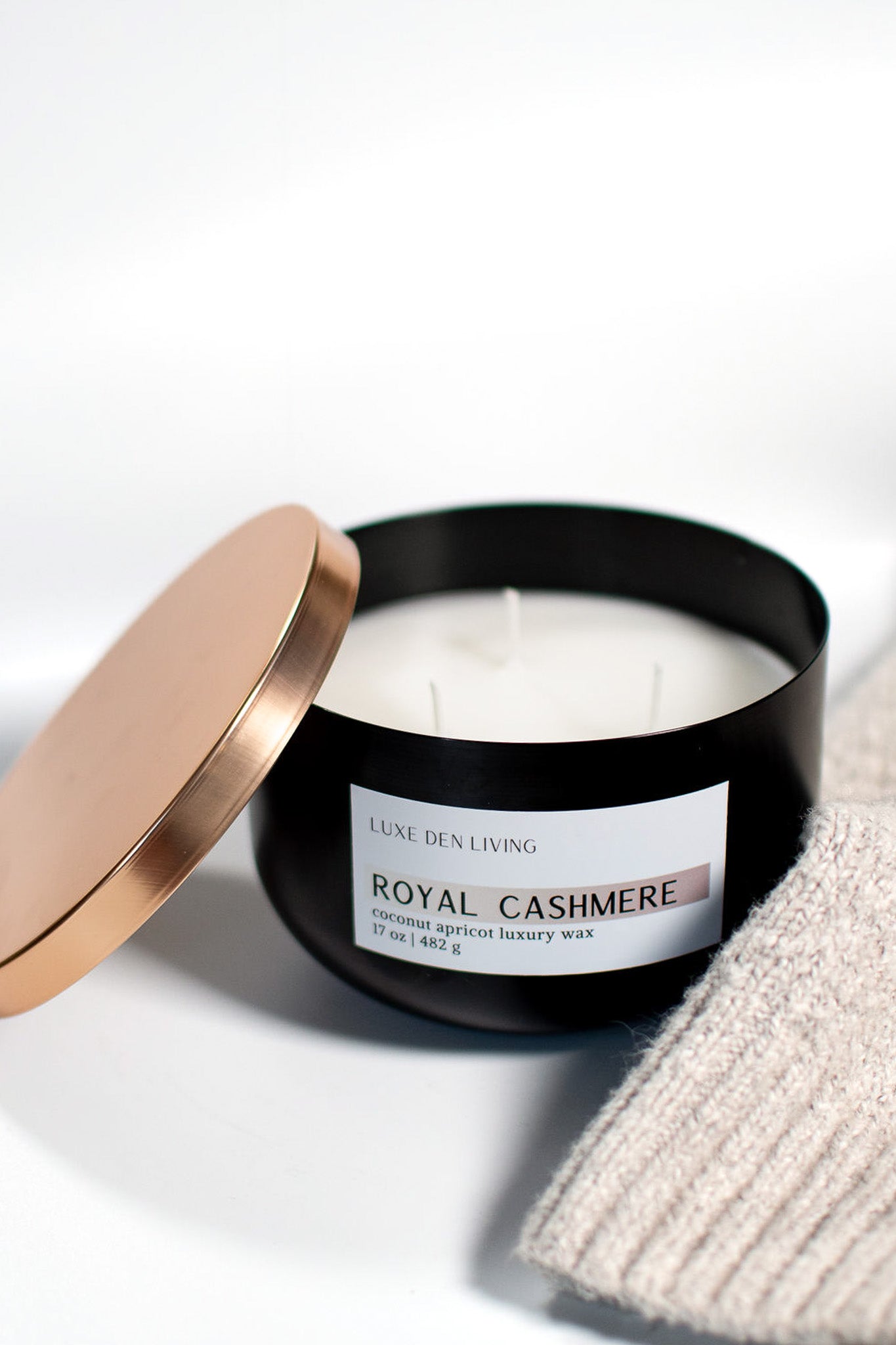 Royal Cashmere | 17oz Luxury Candle